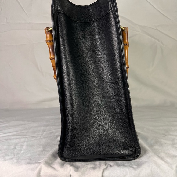 🌟 Authentic Vintage Gucci Diana Bag – Excellent Preowned Condition! 🌟 - Picture 6 of 15